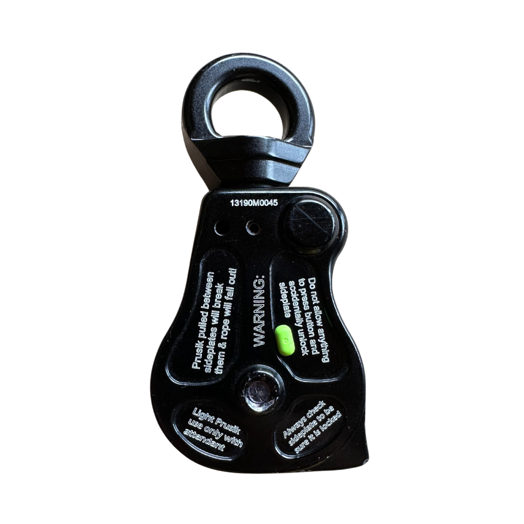 Scannable Carabiner/Hardware Tag